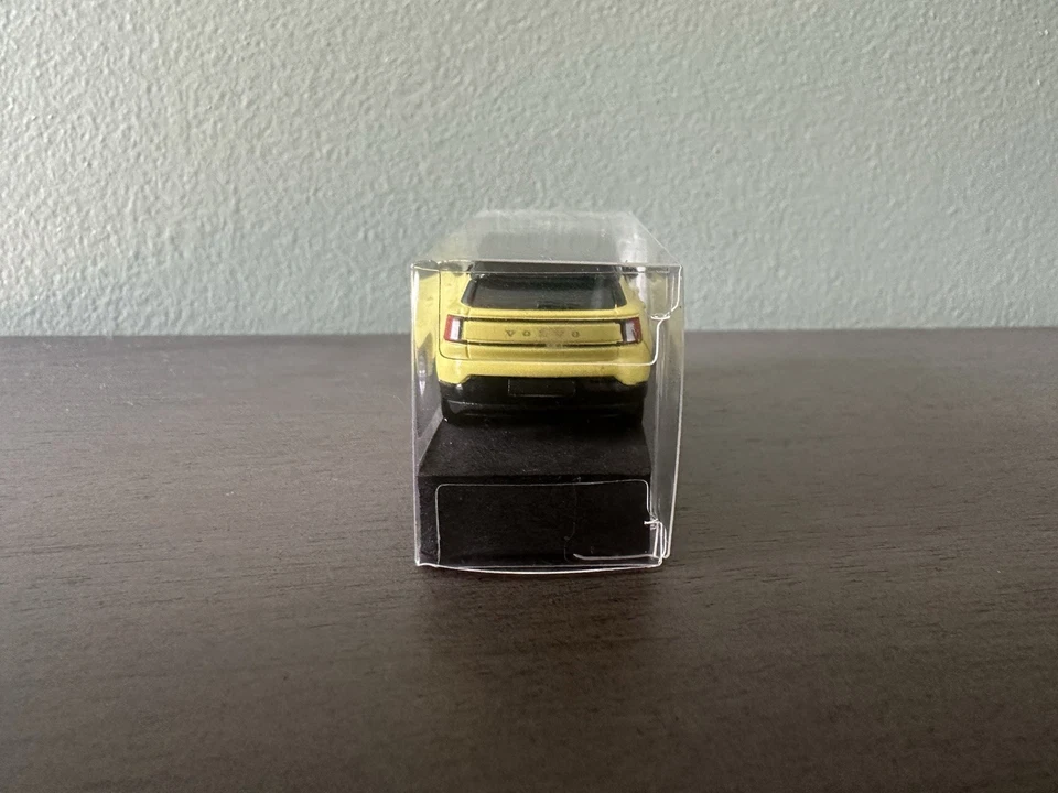 *RARO* Modelo de coche Volvo EX30 amarillo musgo (aprox. Escala 1/72) Foto 3 de 3