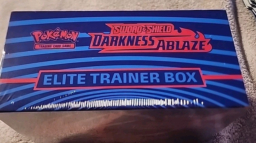 Pokemon TCG: Sword & Shield 3 Darkness Ablaze Elite Trainer