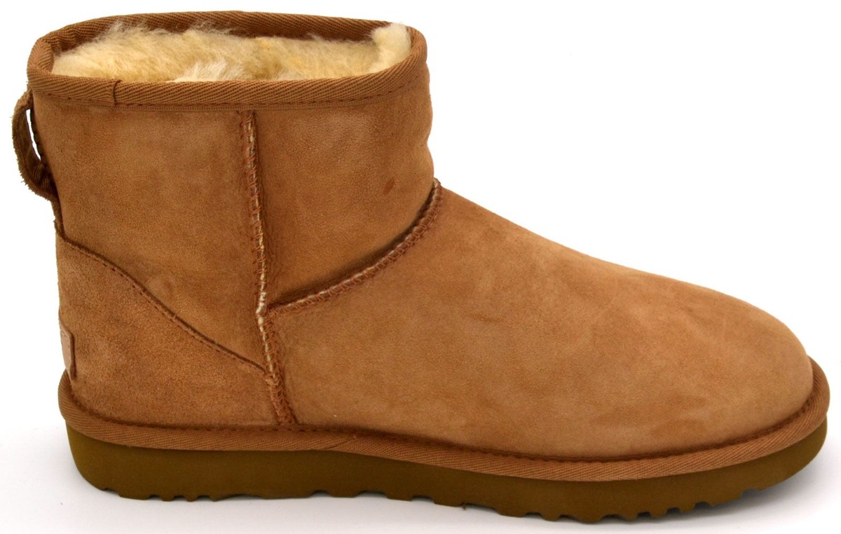 UGG Australia Classic Mini II Winter Boots for Women, Size 8