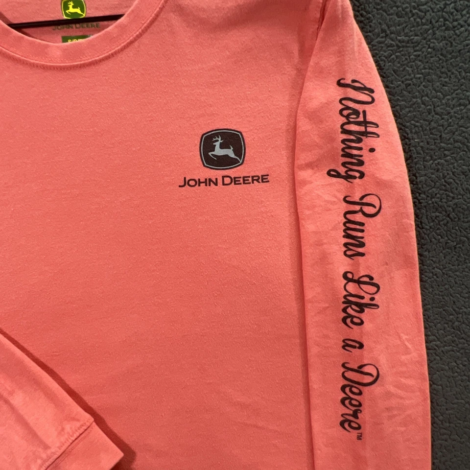 Camisa para mujer John Deere manga larga salmón talla pequeña nada funciona como un ciervo Foto 2 de 4
