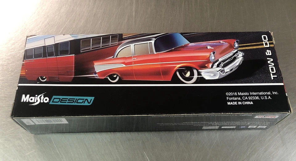 MAISTO DESIGN TOW & GO VOLKSWAGEN VAN SAMBA/ALAMEDA TRAILER ESCALA 1:64 FRETE GRÁTIS - Imagem 4 de 4