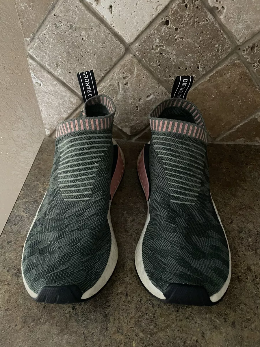 Adidas the brand with top the 3 stripes buty