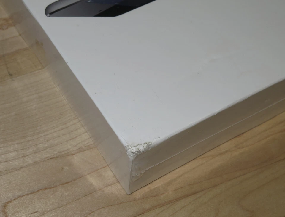 Apple iPad Air 1st Gen WiFi 32gb A1474 MD786LL/A Black 9.7" Display - SEALED - Image 4 of 4