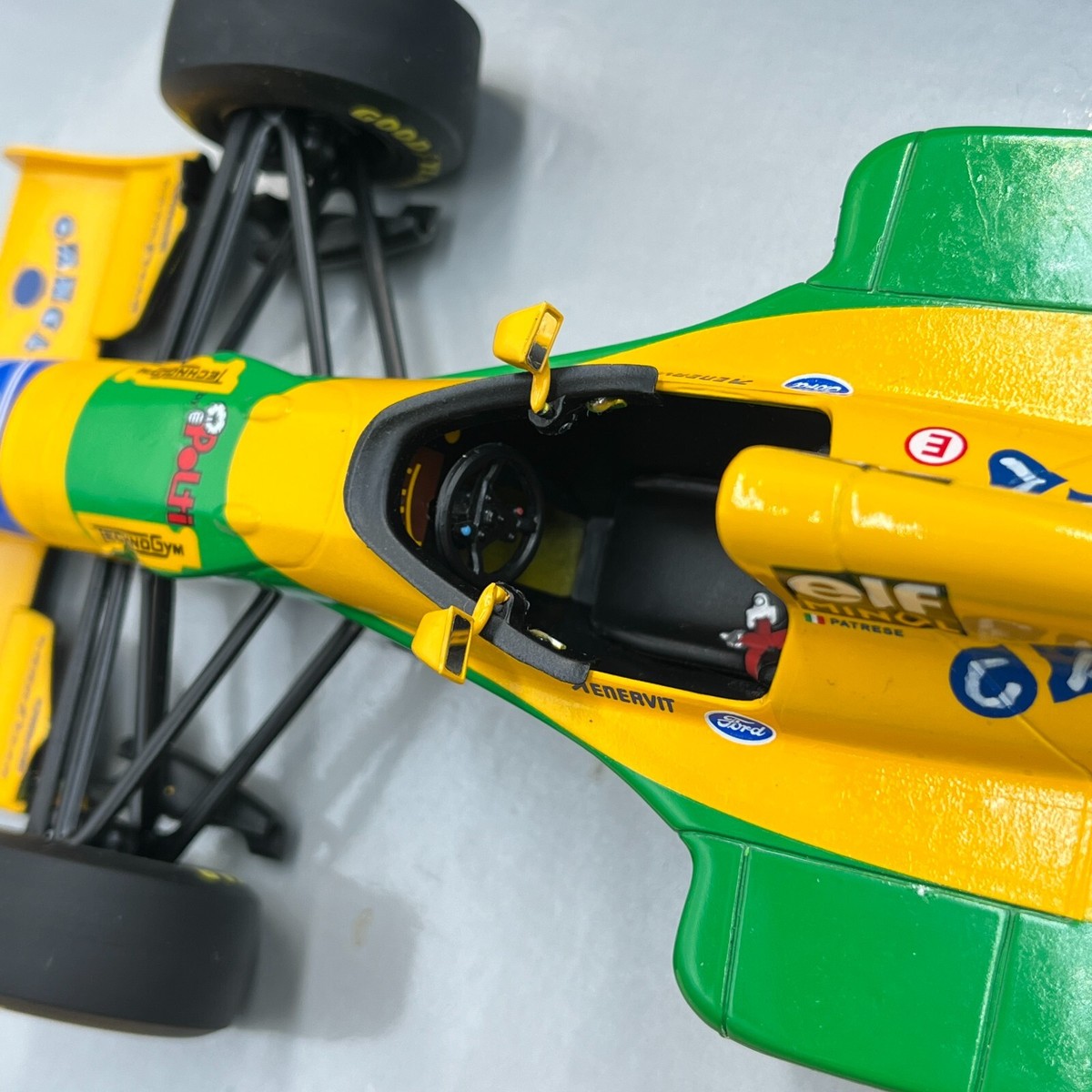 MINICHAMPS 1/18 Benetton Ford B193 Riccardo Patrese CAMEL old