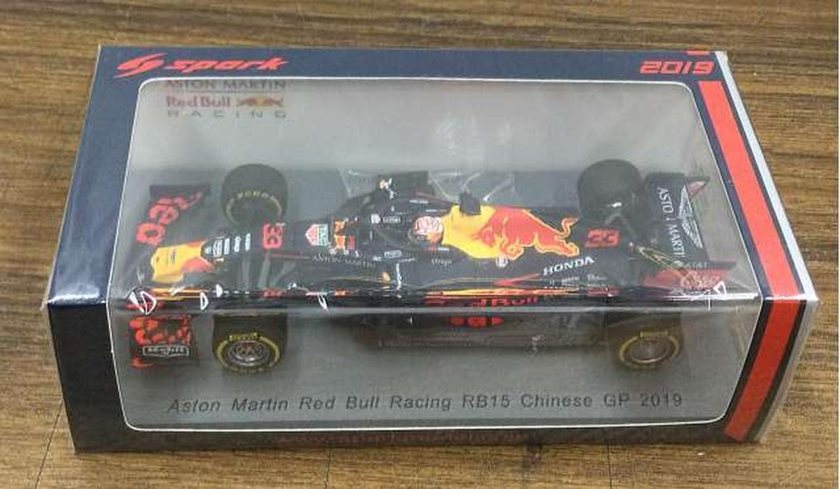 レッドブルRB15 ミニカー 中国GP 2019 1/43 スパーク レッドブル ホンダ RB15 Chinese GP 2019 M