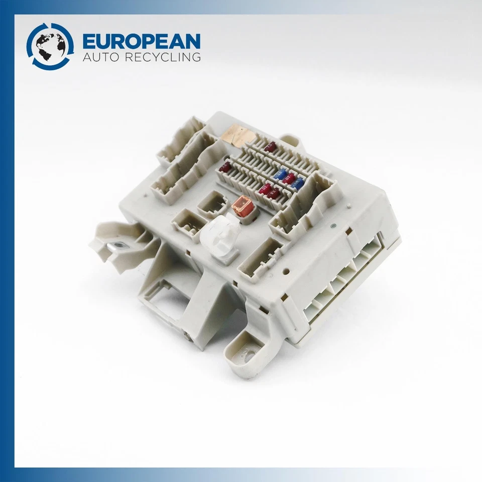 Caixa de fusíveis cabine lateral para motoristas TOYOTA FJ CRUISER 2008 CAIXA DE FUSÍVEIS JUNÇÃO 8273035381 - Imagem 3 de 4