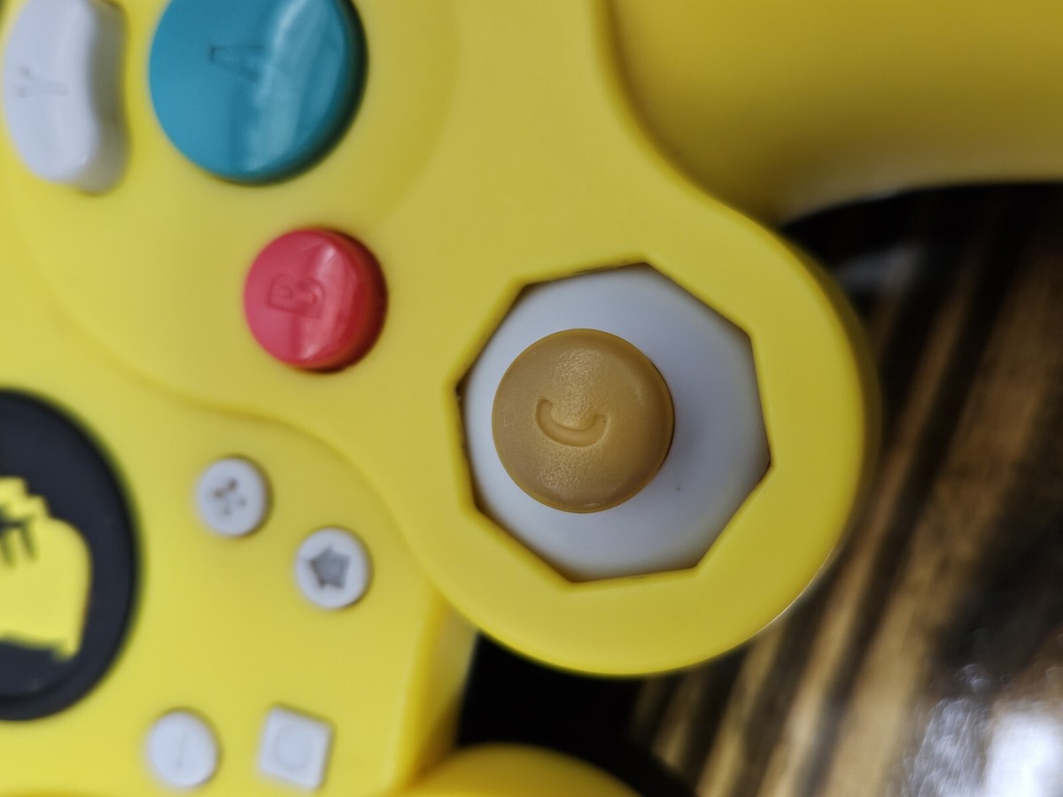 Nintendo Switch Wired Fight Pad Pro Controller Pikachu Pokemon