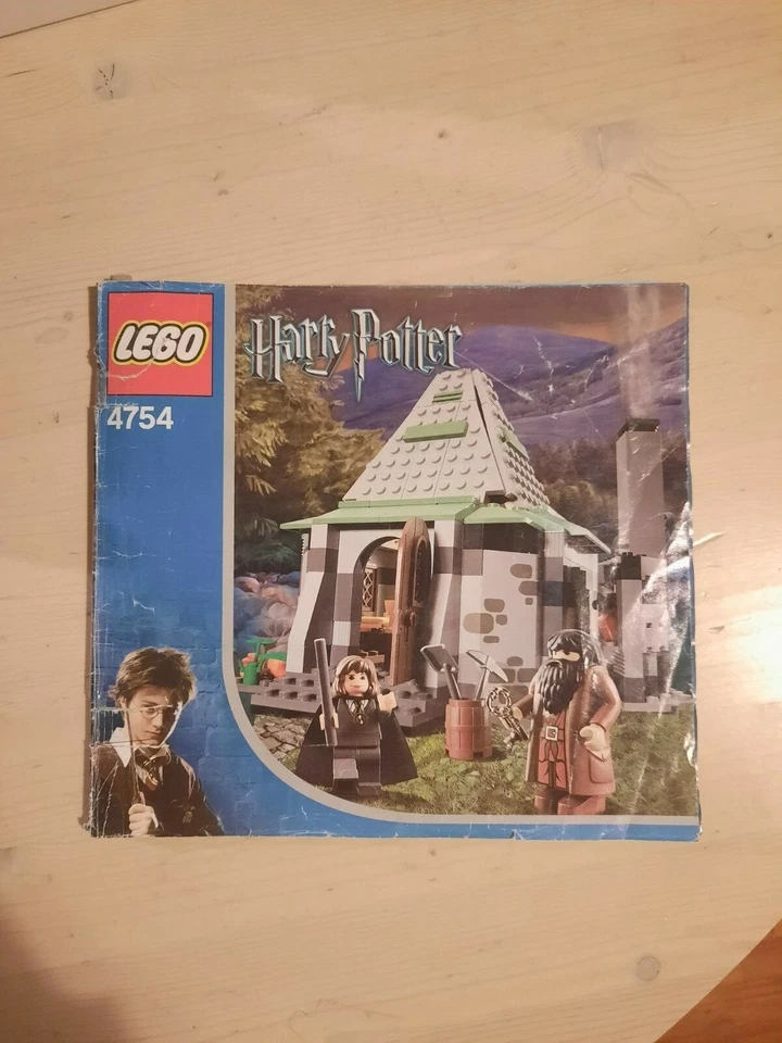 LEGO Harry Potter 4754 Hagrid's Hut, foto 2 di 4