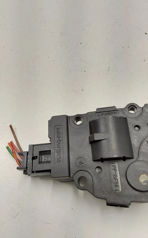 Mercedes-Benz C250 2013 control de calefacción solapa motor actuador OEM 412650750 Foto 2 de 4