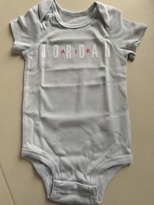 Baby Kurzarm Body Von Michael Jordan Jumpman Air Grau Weiß Neu Gr. 68-74-80 NEU