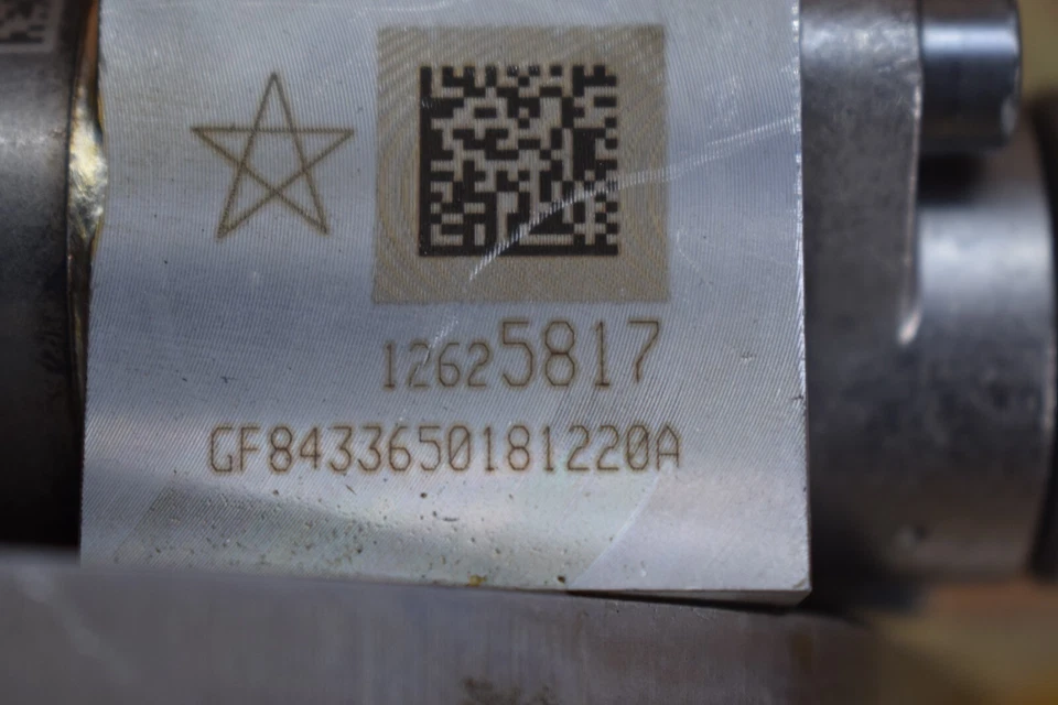 GMC Yukon 2015-2020 motor bomba de combustible de alta presión conjunto 12625817 OEM Foto 3 de 4