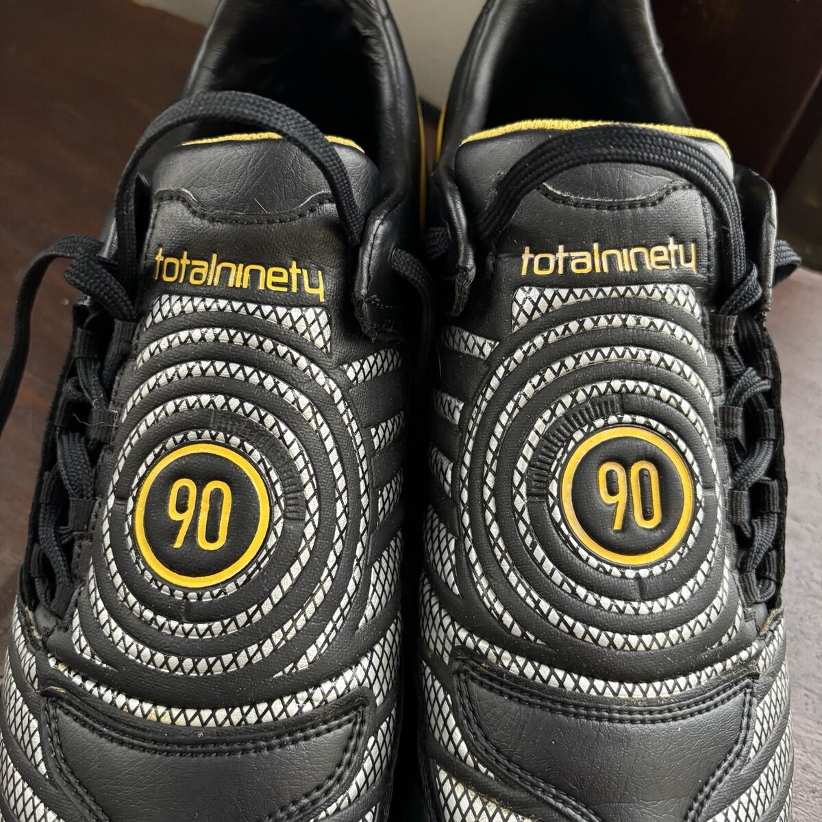 Nike Total 90 FG Soccer Cleats Black Yellow 318887-007 Nike Total 90 FG Soccer Cleats Black Yellow 318887-007