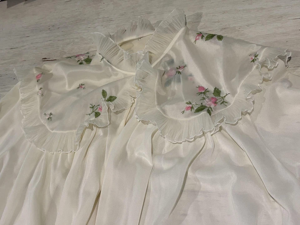 Vintage Rogers run-proof robe Womens Small Sheer Long Floral Embroidered - Image 2 of 4