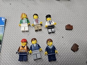 LEGO CITY: Airport Passenger Terminal ~ 60104 98% COMPLETE w/ manuals. Retired 