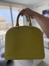 Louis Vuitton Alma MM EPI Leather in Pistachi...