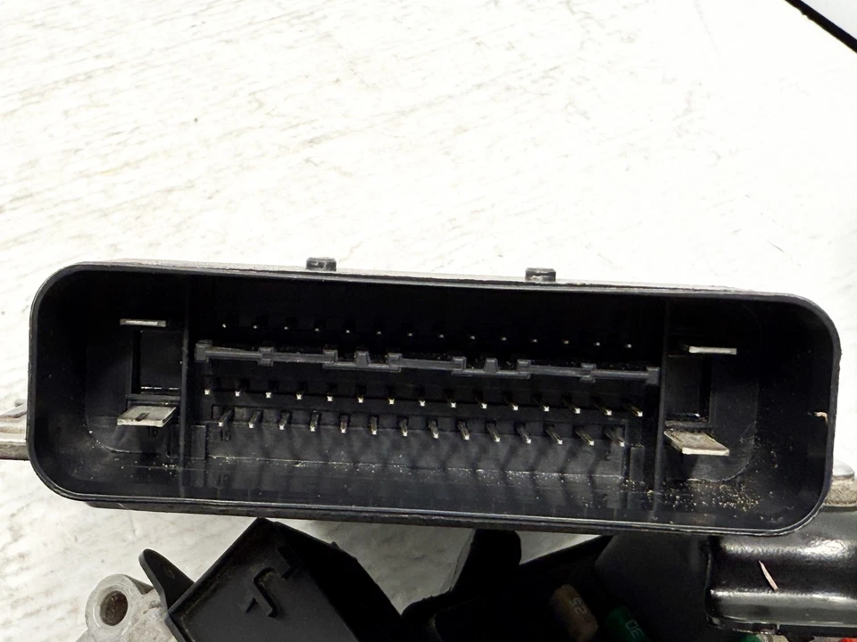 Módulo de control de suspensión neumática activa Cadillac Escalade 2018-2020 84215186 Foto 4 de 4