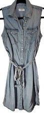 Untuckit Women's 6 Dress Perry Sleeveless Chambray Button Down Light Blue