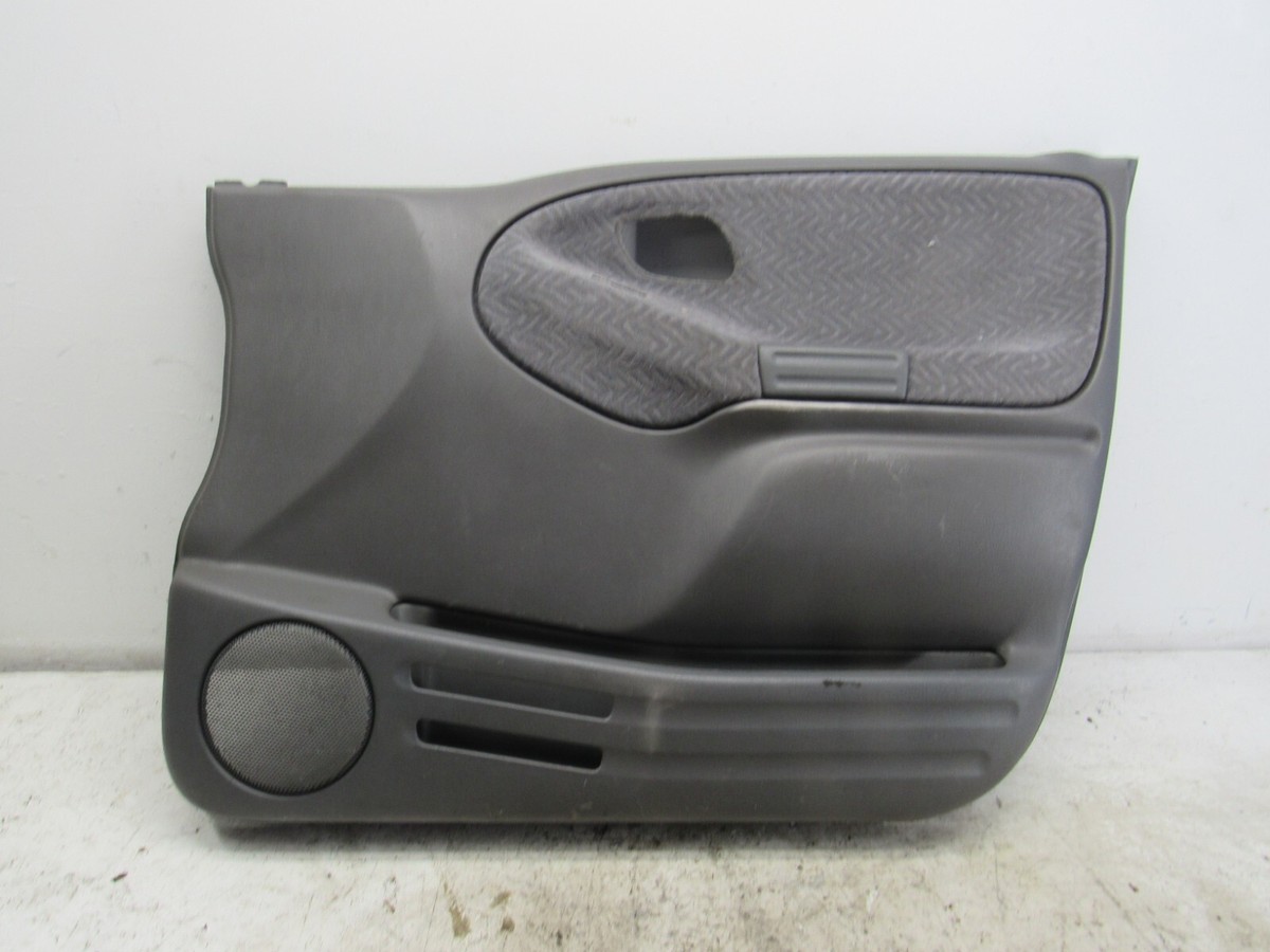 1999 2002 Suzuki vitara right passenger front door interior trim