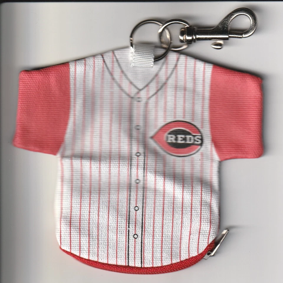 J.F. Sports - 24 Cincinnati Reds Jersey Key Chains MLB Licensed Product. - Image 3 of 4