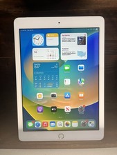 Apple iPad 5th Gen. 9.7 128GB Wi-Fi Cellular Unlocked Silver