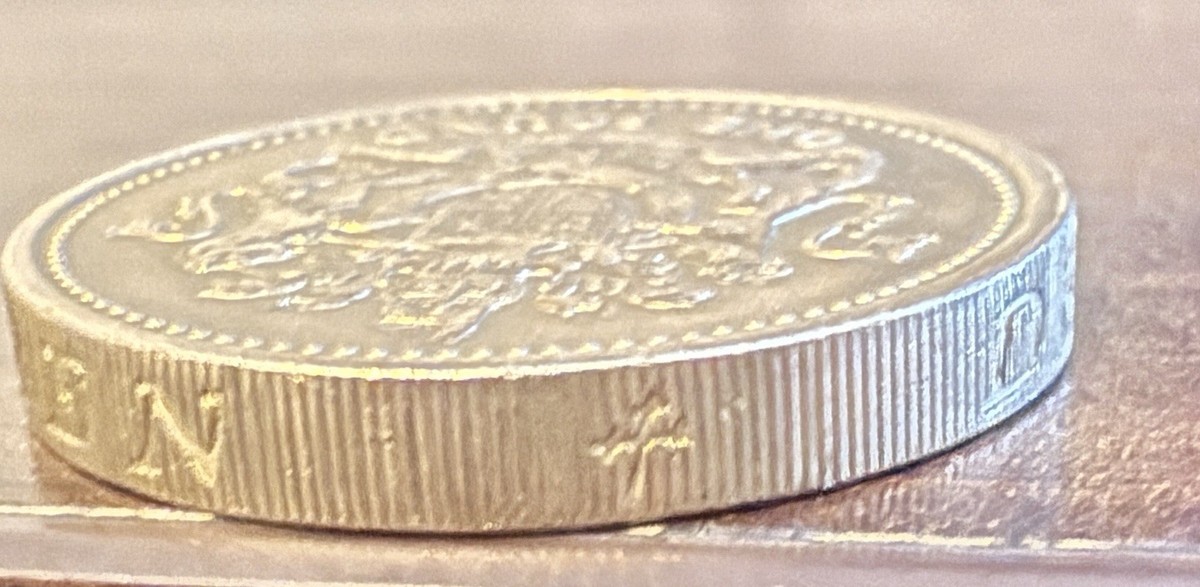 その他 Queen Elizabeth Rare 1983 Queen Elizabeth II One PoundCoin Error 