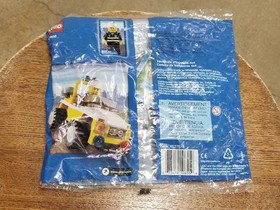 Lego 20002 CITY 4x4 Fire Truck Minifigure Firefighter Polybag BRICKMASTER EXC US