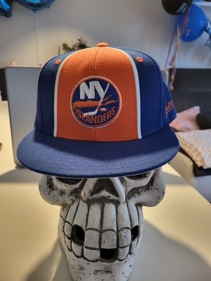Mitchell & Mess Cap Flat Brim Fitted Islanders NHL New York Baseballcap 7 1/4