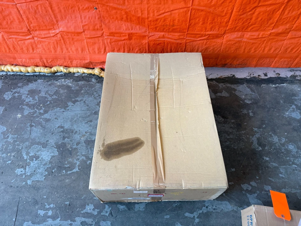 00-09 HONDA S2000 - PANELA DE BAGAGEM - NOVA NA CAIXA - PEÇA # 65517-S2A-A01ZZ - Imagem 4 de 4