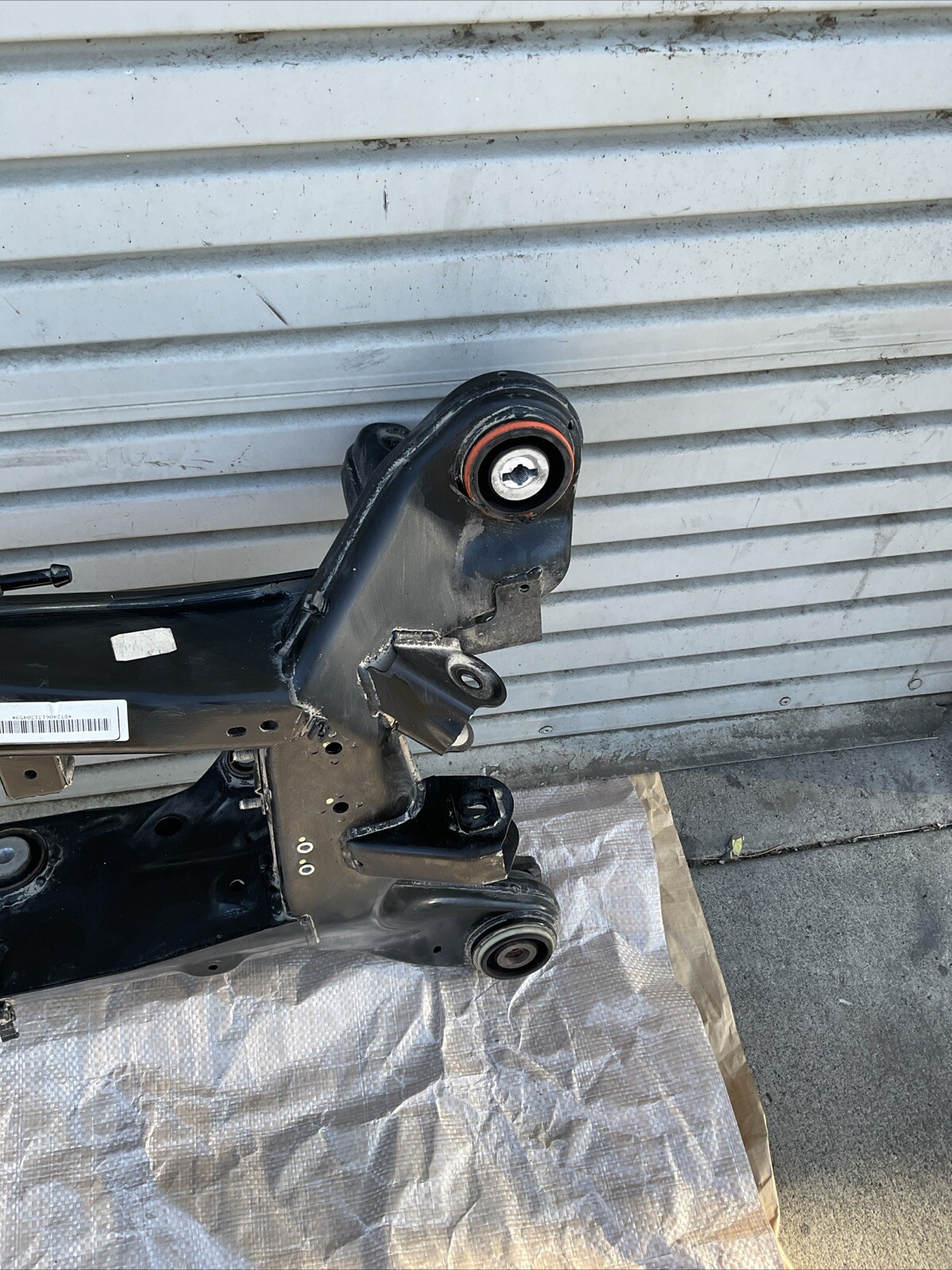 2014 - 2024 MASERATI QUATTROPORTE REAR SUBFRAME UNDERCARRIAGE OEM 06700075690