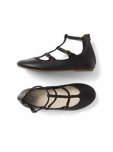 gap black flats