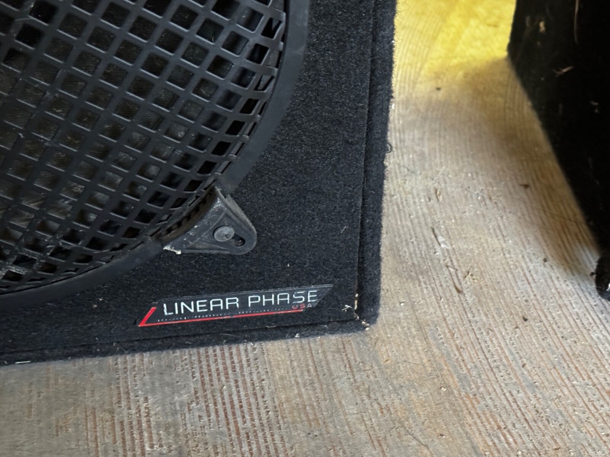 Linear Phase 8812 Studio Monitors 12 Linear Phase 8812 Studio Monitors 12