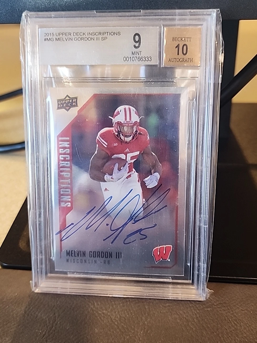 Melvin Gordon Upper Deck Inscriptions #MG Autograph