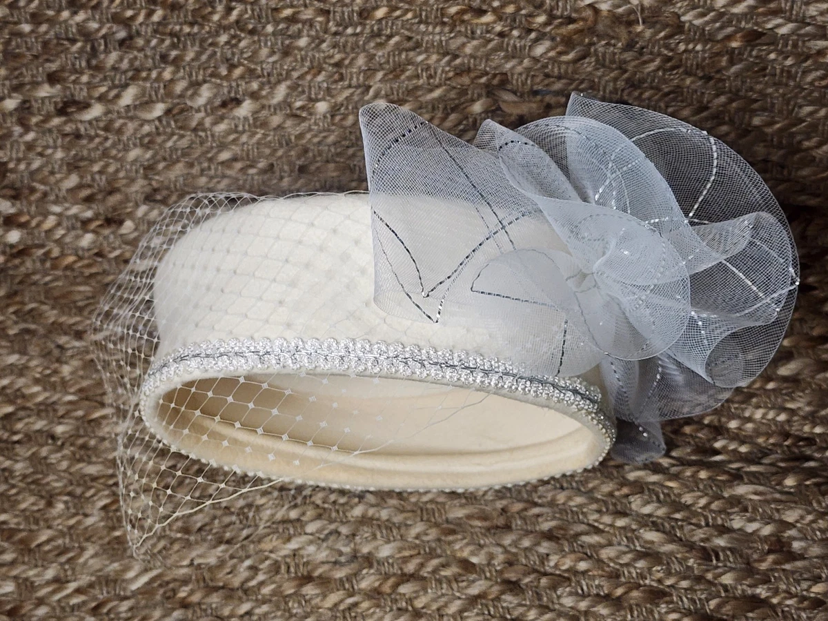 Vintage 1950s Ivory Wool Tilt Hat Feather Fascinator Merrimac Cavalier Her Cavalier Ways - Vintage 1940s Light Taupe Beige Felt  main image 2