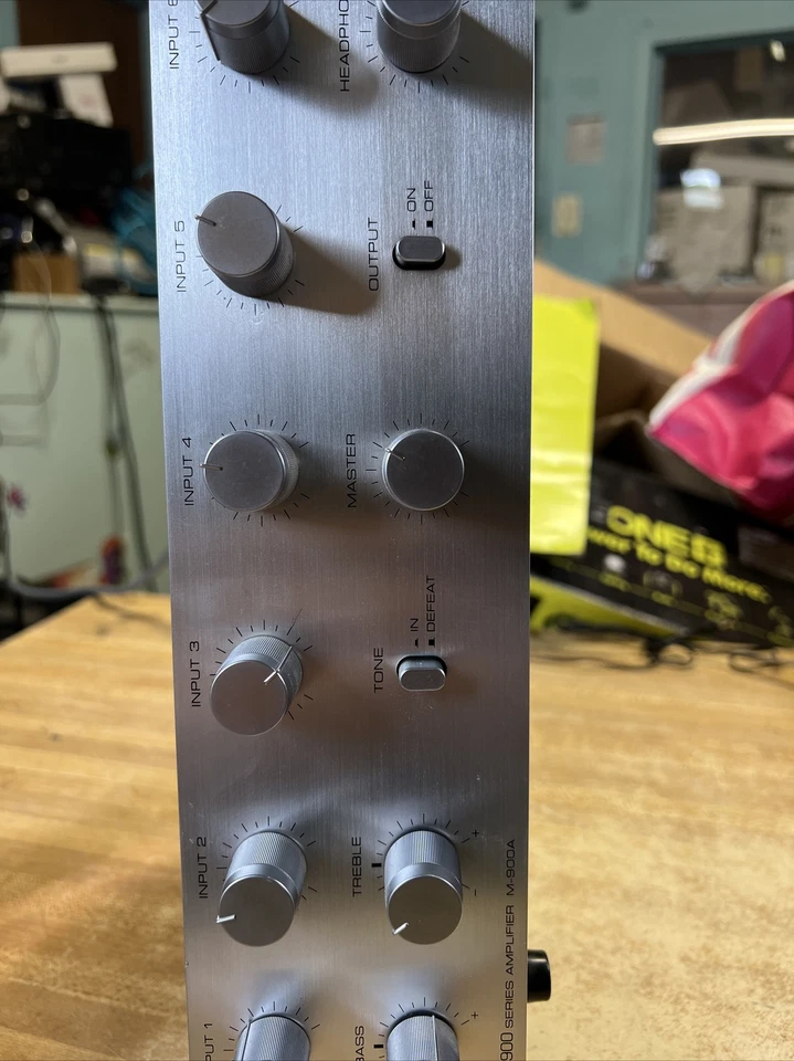 TOA 900 Series Amplifier M-900A Parts or Repair UNTESTED - Image 4 of 4