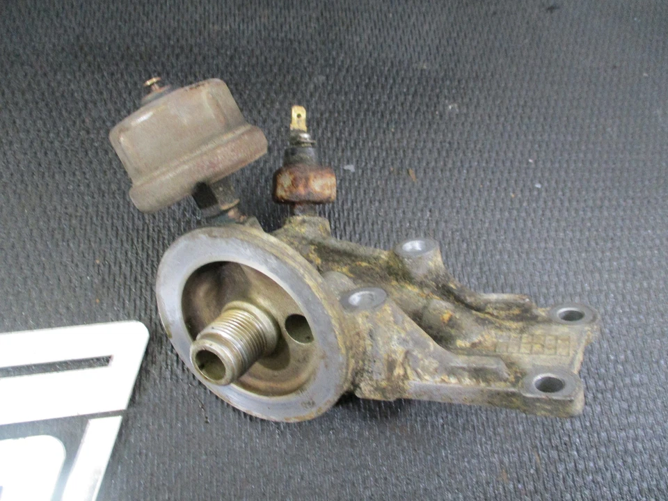 Adaptador de carcasa de filtro de aceite Plymouth Laser 1992 1,8 L 4G37 Foto 2 de 4