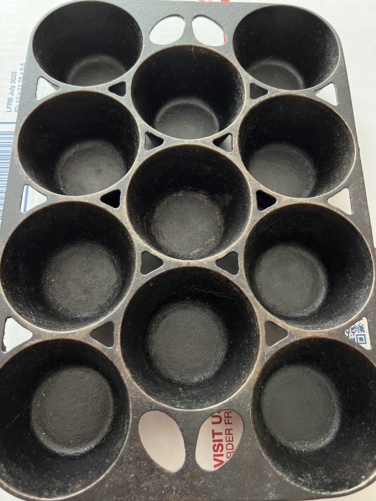 Vintage GRISWOLD Cast Iron NO 10 Popover Muffin Pan 949 Erie PA USA 11