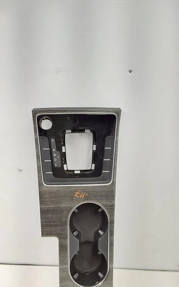 Volkswagen Passat 2018 consola central completa con almacenamiento OEM 561864089 Foto 3 de 4