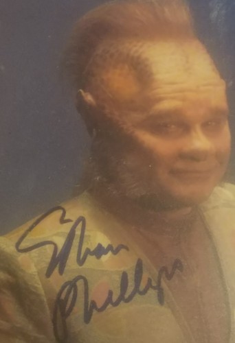 Ethan Phillips as "Neelix" on Star Trek Voyager 8 x 10 Photo and Framed - Picture 2 of 3