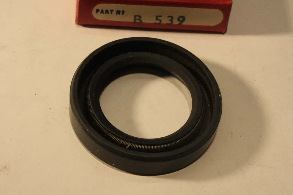 Sello del eje de transmisión para Hillman Sunbeam Imp 9102229 Nuevo de Lote Antiguo Foto 3 de 4