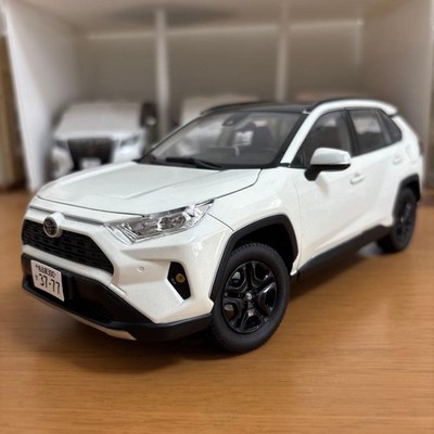 Toyota RAV4 1/18 Scale Diecast Model Car – White | eBay