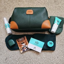 BRICs & Monte Vibiano Amenity Kit - Business Class Qatar Airways - Green and Tan
