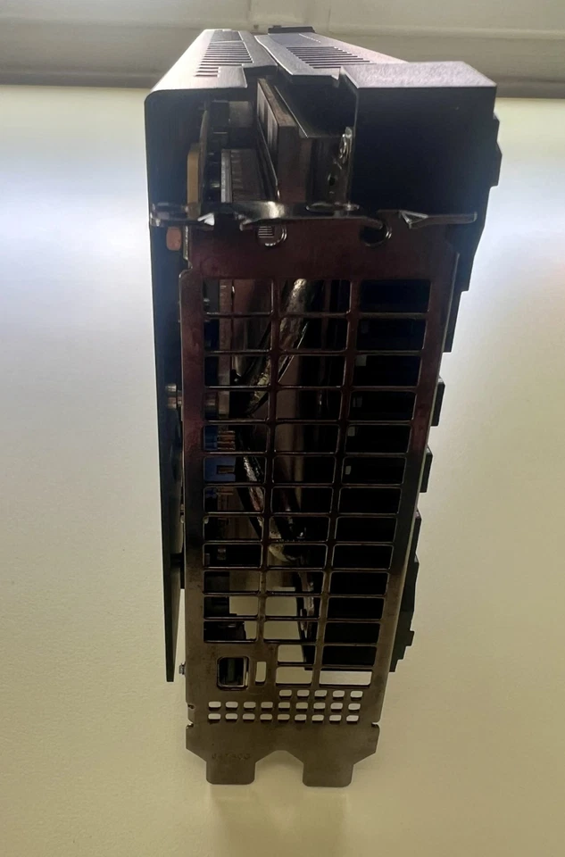 AMD Radeon Instinct Mi50 Radeon Pro VII 16GB HBM2 RAFFREDDAMENTO ATTIVO IA LLAMA - Immagine 3 di 4