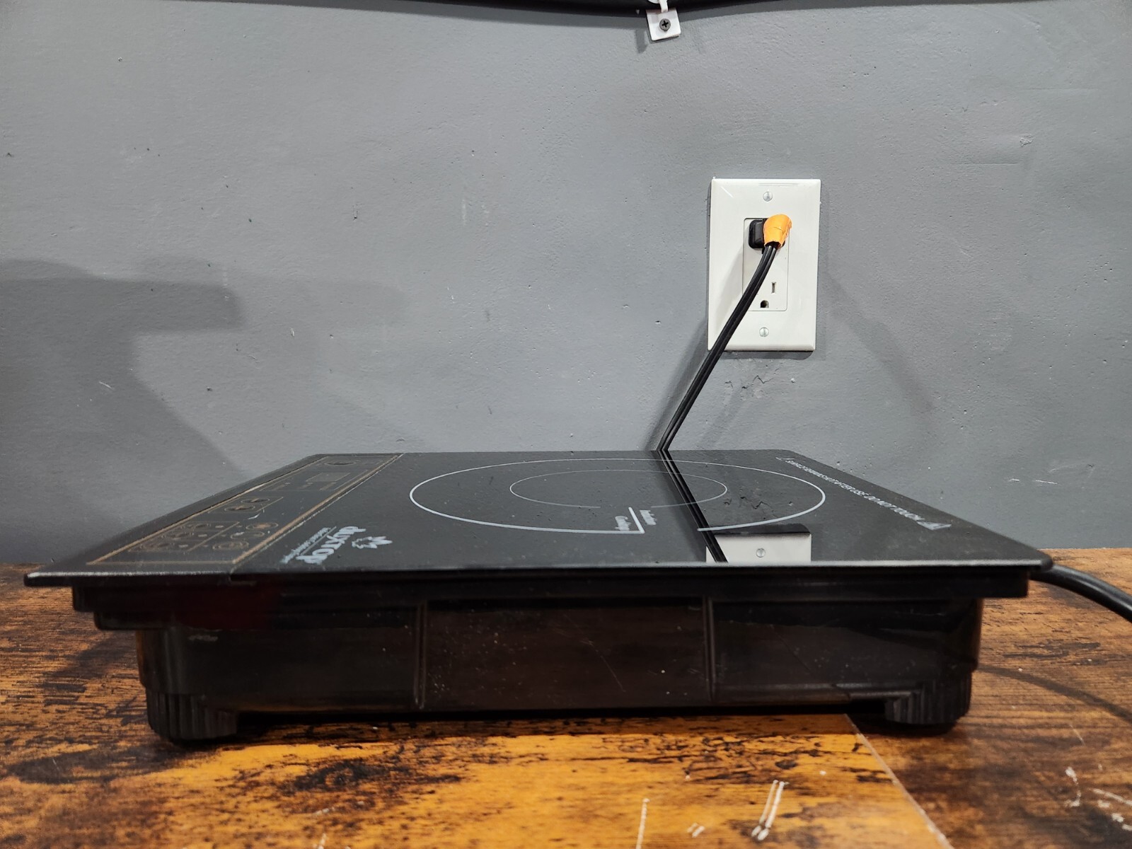 Duxtop 1800W Portable Induction Cooktop Countertop Burner, Gold 8100MC