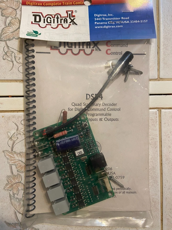 Digitrax DS54 and 4 Atlas #65 switch machines. Complete set. - Image 2 of 4