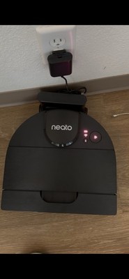 Neato Robotic Vacuum Cleaner Cordless Bagless Wi-Fi Black with Charger