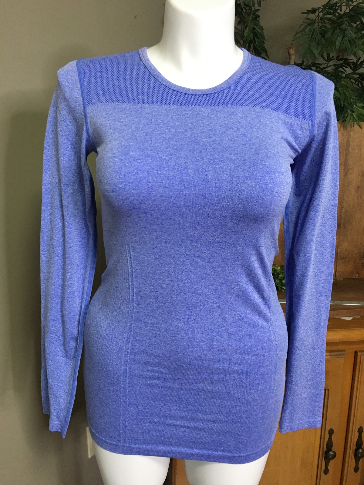 Fabletics Eureka Seamless Athletic Top Women's Si… - image 1