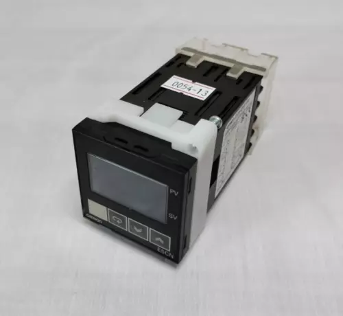 Omron E5CN-Q2MTC-500 E5CNQ2MTC500 Digital Temperature Controller Made in Japan