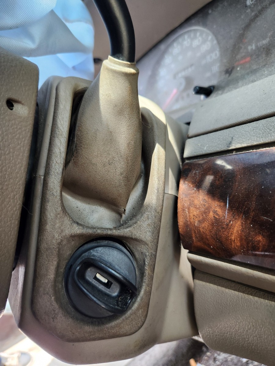 TAN 05-11 Crown Victoria Mercury Town Car Marquis ignition Trans