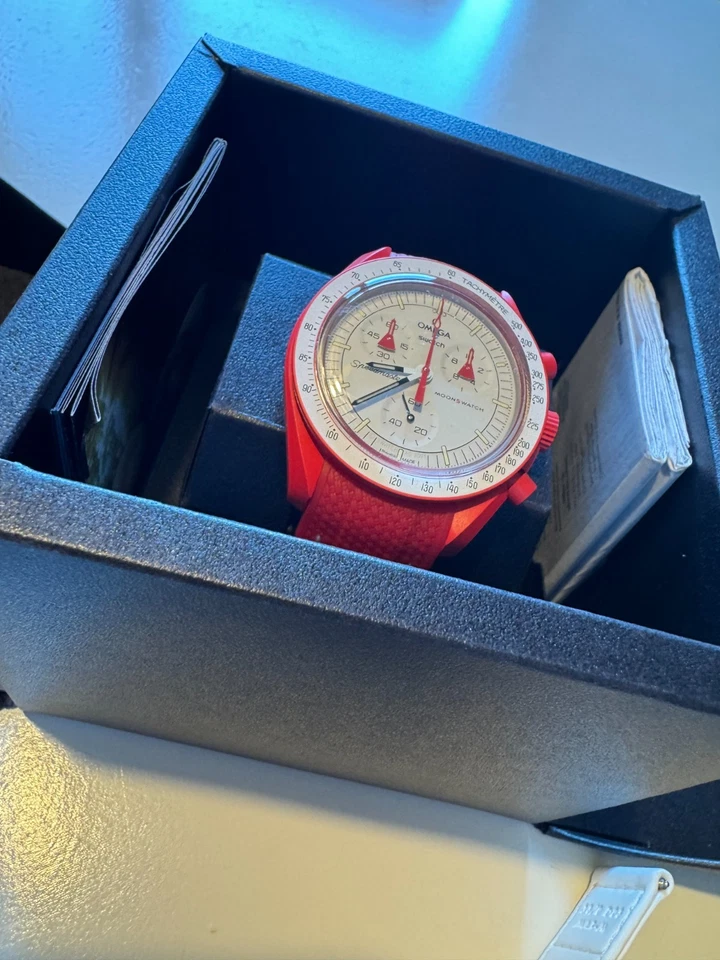 Omega MoonSwatch Mission to Mars, Foto 2 von 5