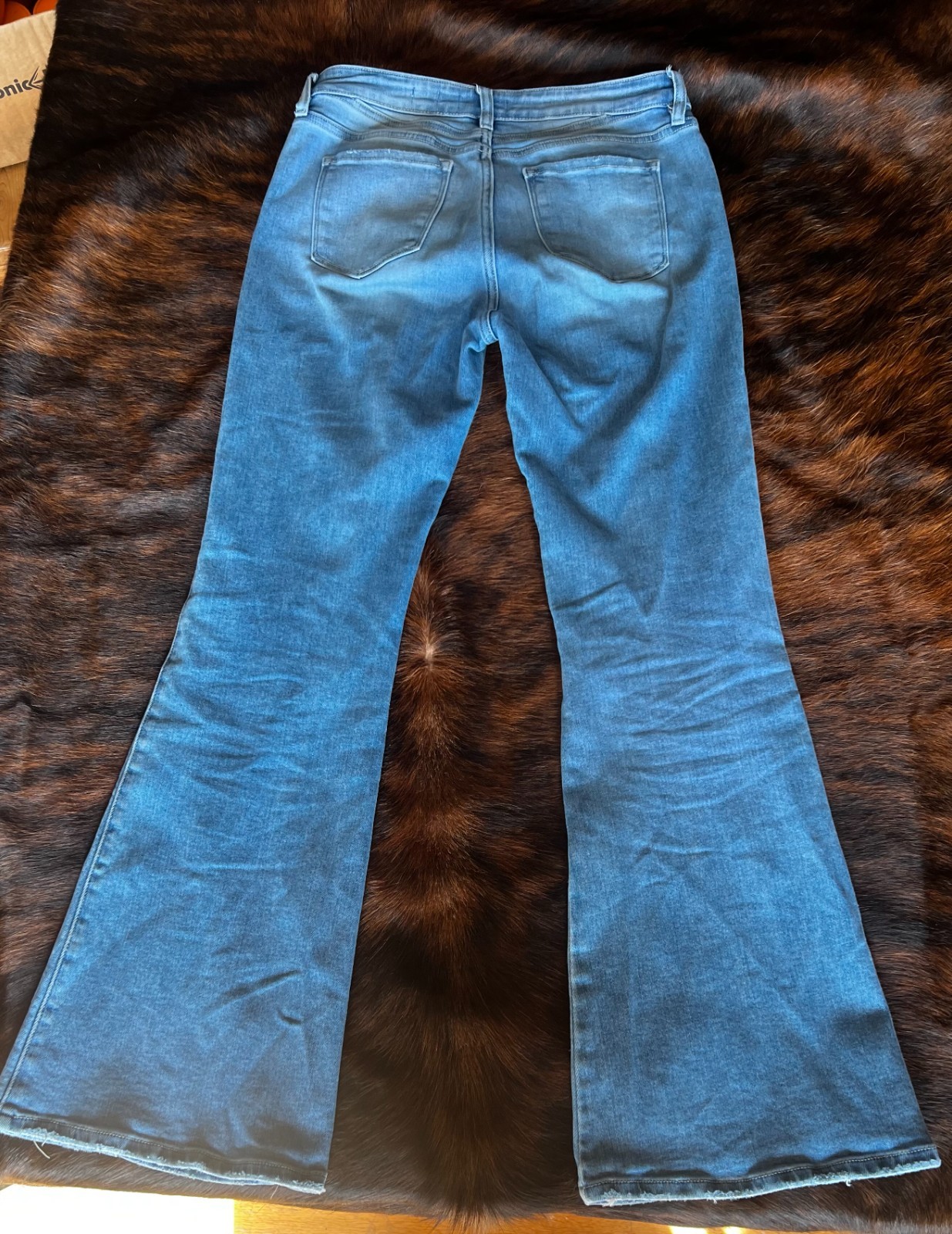 FREE SHIPPING KanCan Signature Mid-Rise Flare Jeans Size 29 Inseam 33